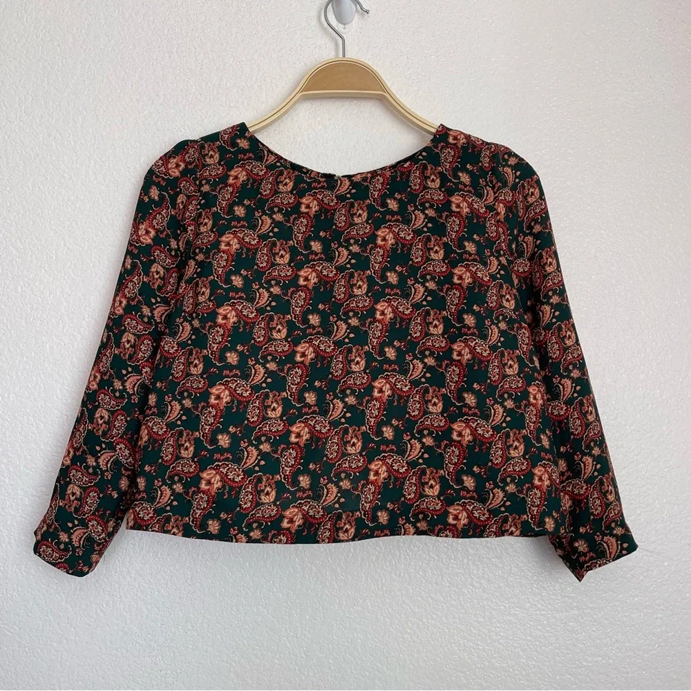 Beautiful cropped floral top peace floral top Forever21 S cropped floral top